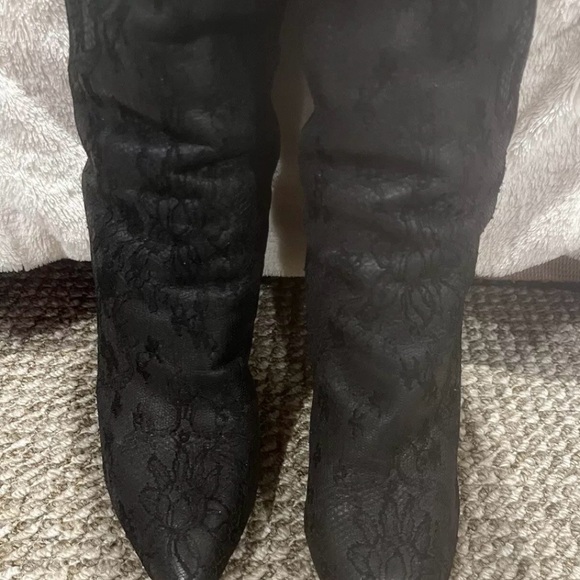 Gorgeous, preowned LACE  dolce Gabbana black high boots size 39 - Picture 3 of 5
